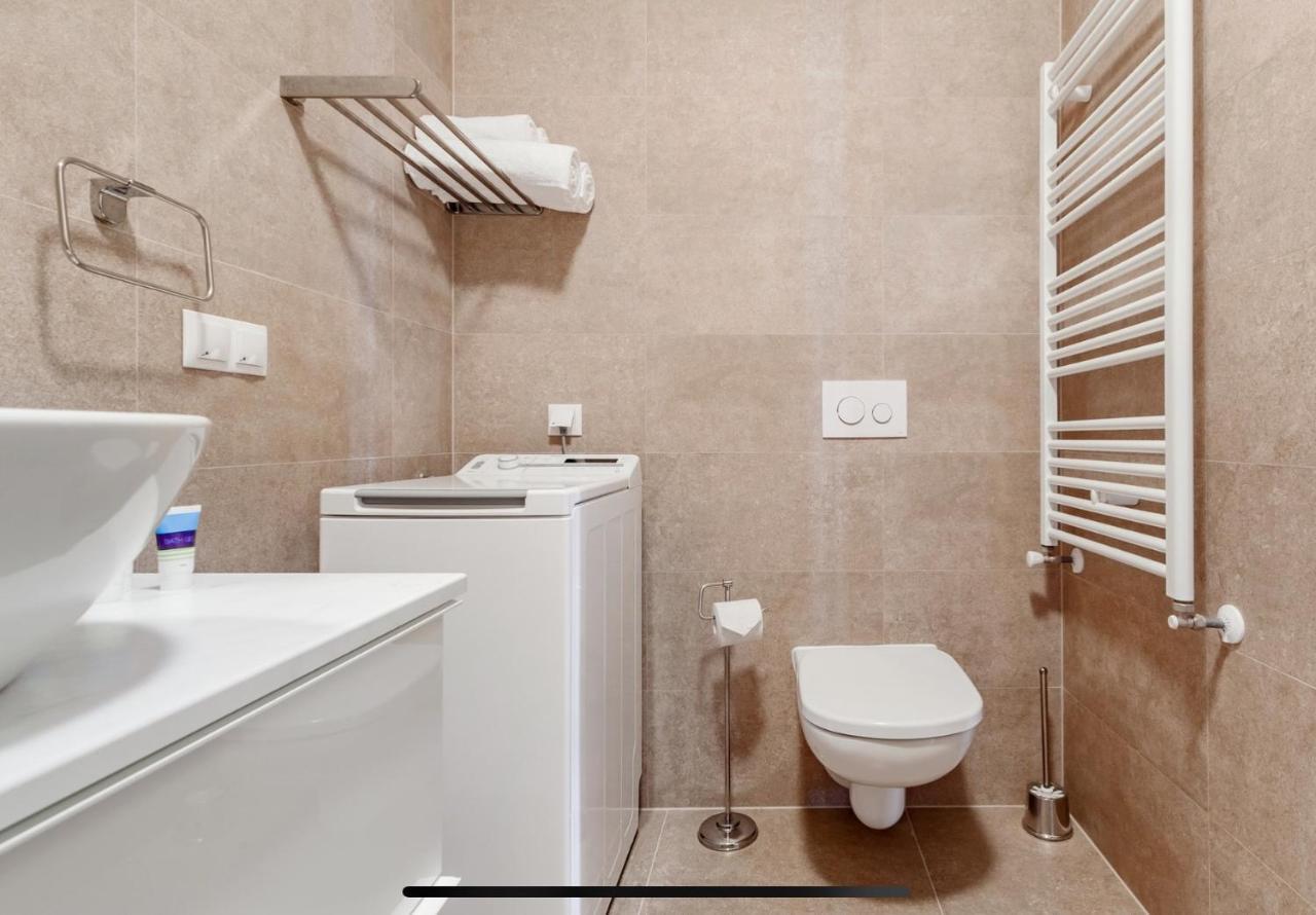 Modern Studio Coresi Apartment Brasov Ngoại thất bức ảnh